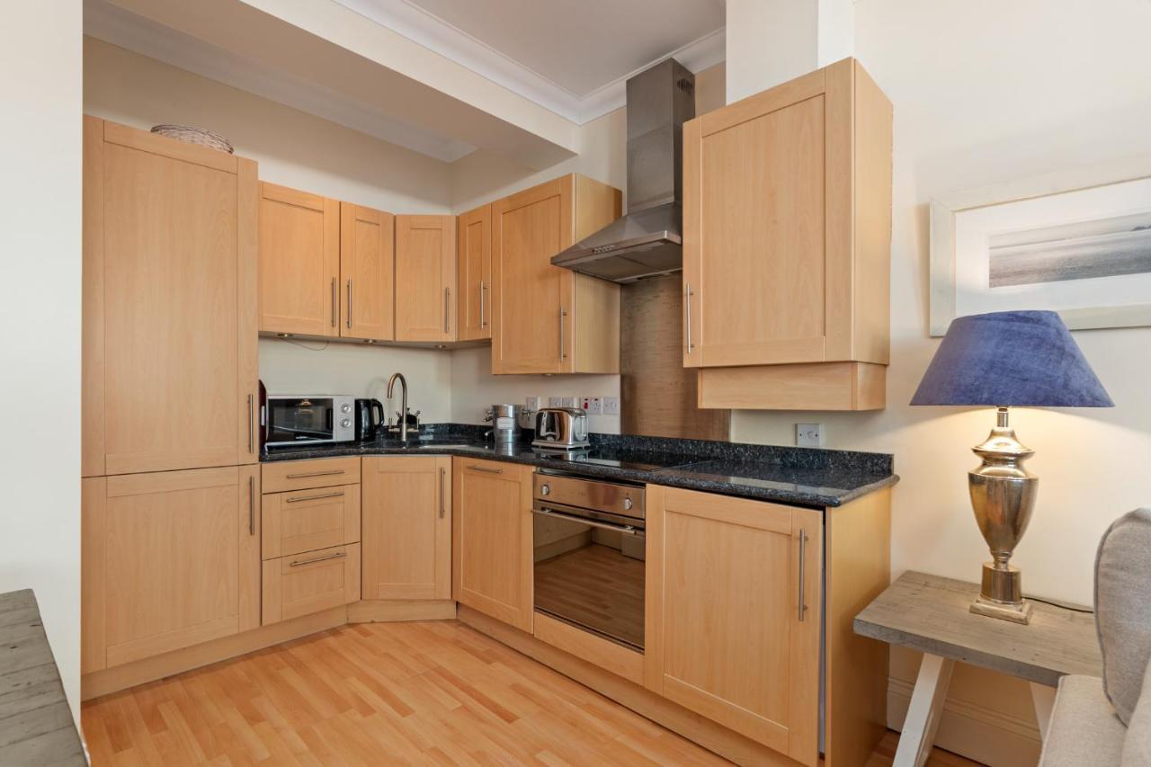 Bryn Y Mor - Tenby Apartment Sea Views Kültér fotó